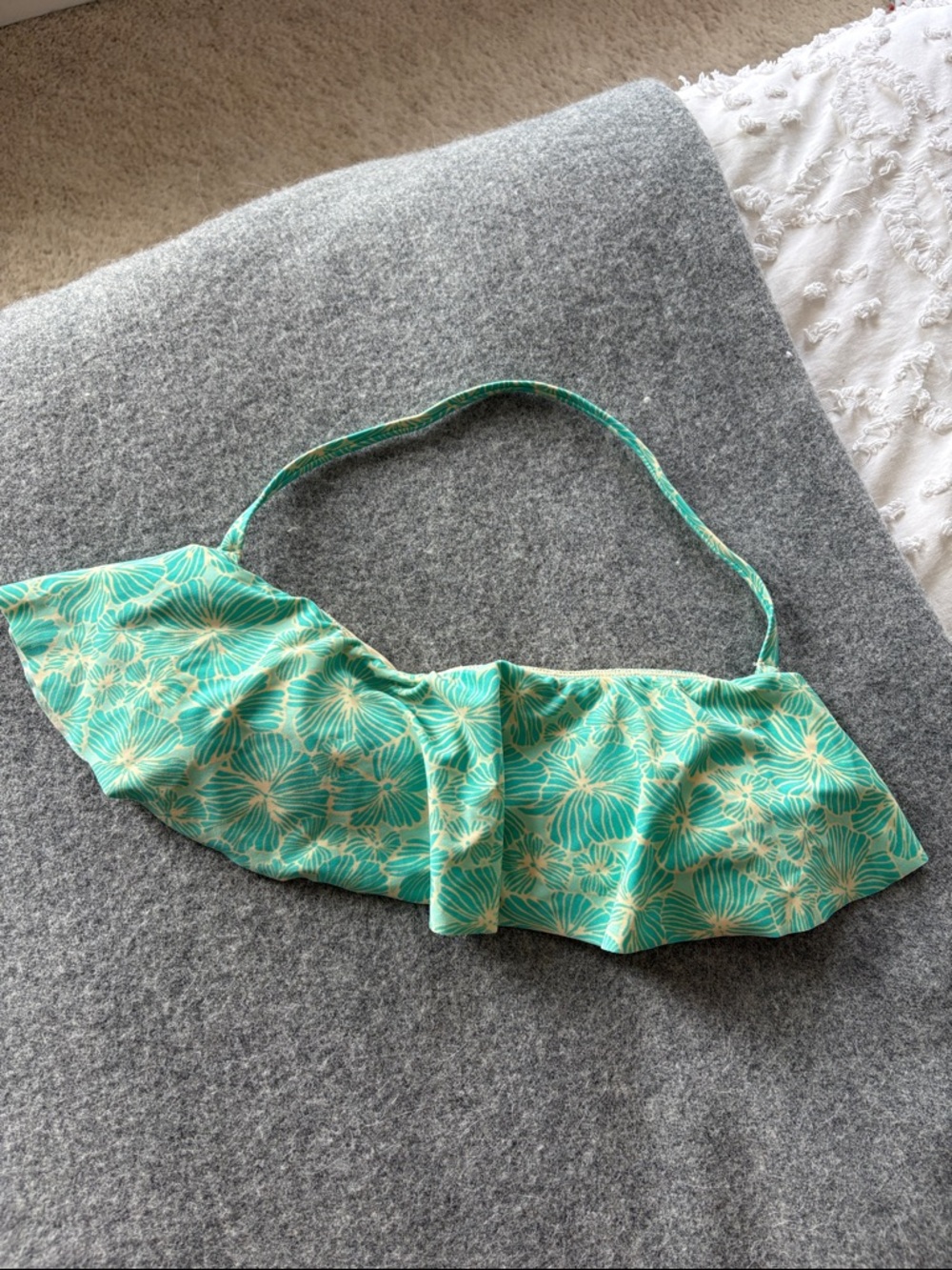 Xhilaration Turquoise Floral Bikini Top with Cream Trim